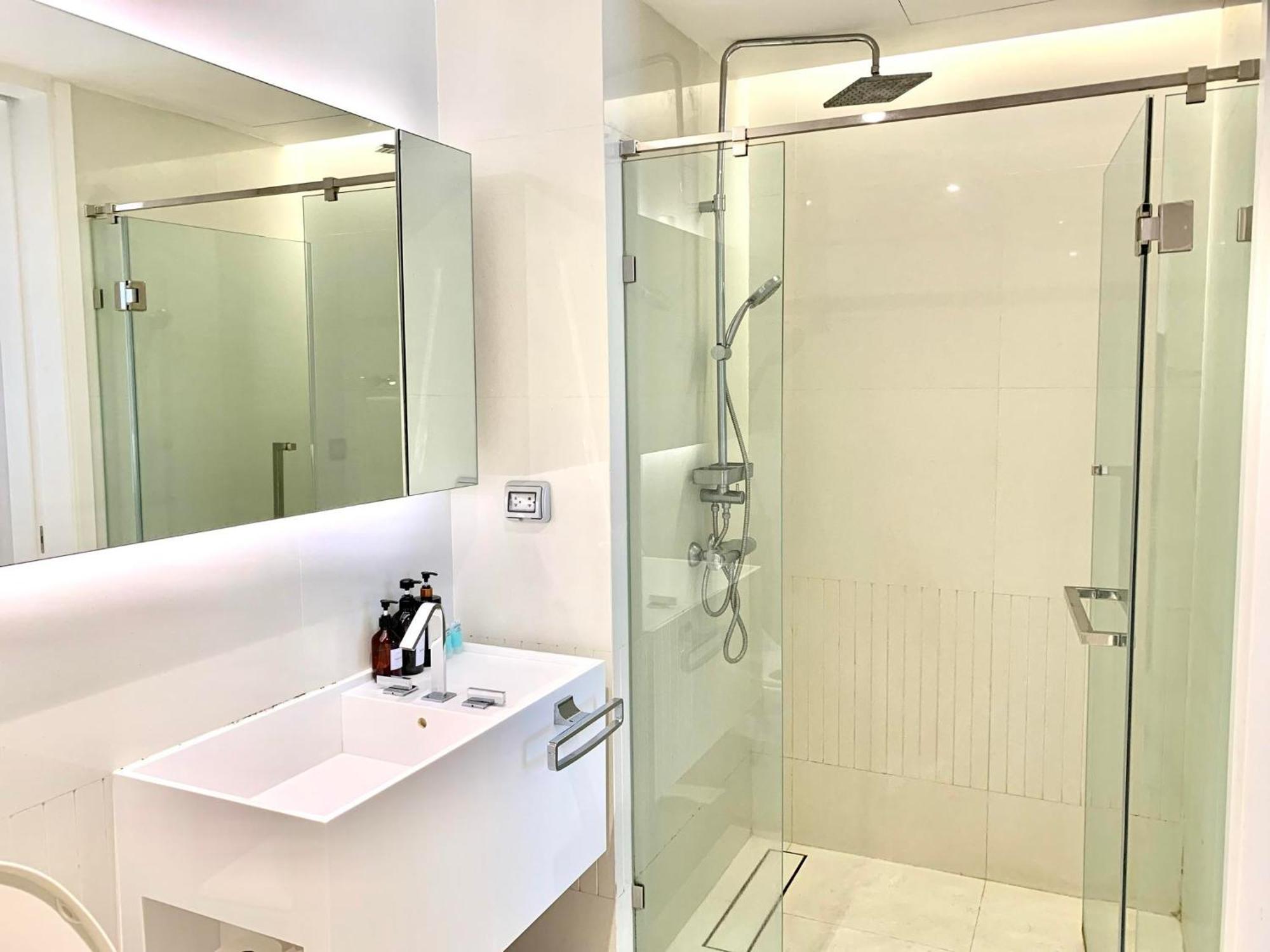 דירות בנגקוק Sukhumvit 11#Luxury#Pool#Gym#Bts Nana&Mrt Sukhumvit#1Br#Max2Ppl מראה חיצוני תמונה