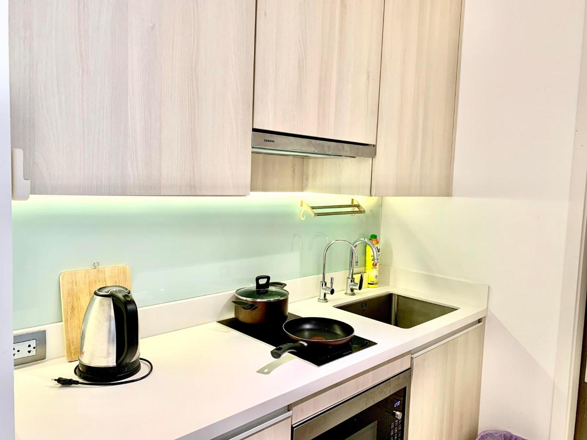 דירות בנגקוק Sukhumvit 11#Luxury#Pool#Gym#Bts Nana&Mrt Sukhumvit#1Br#Max2Ppl מראה חיצוני תמונה