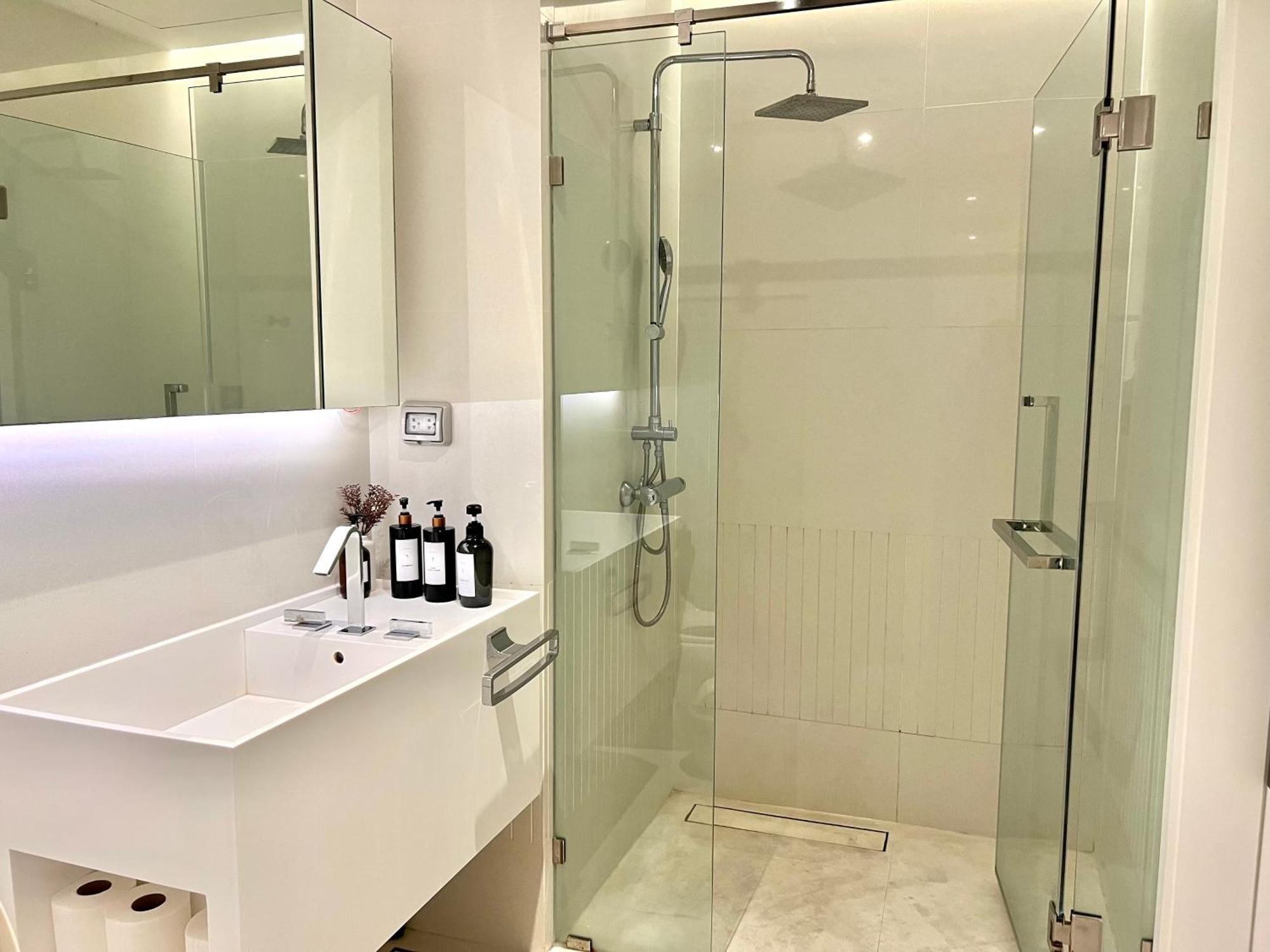 דירות בנגקוק Sukhumvit 11#Luxury#Pool#Gym#Bts Nana&Mrt Sukhumvit#1Br#Max2Ppl מראה חיצוני תמונה